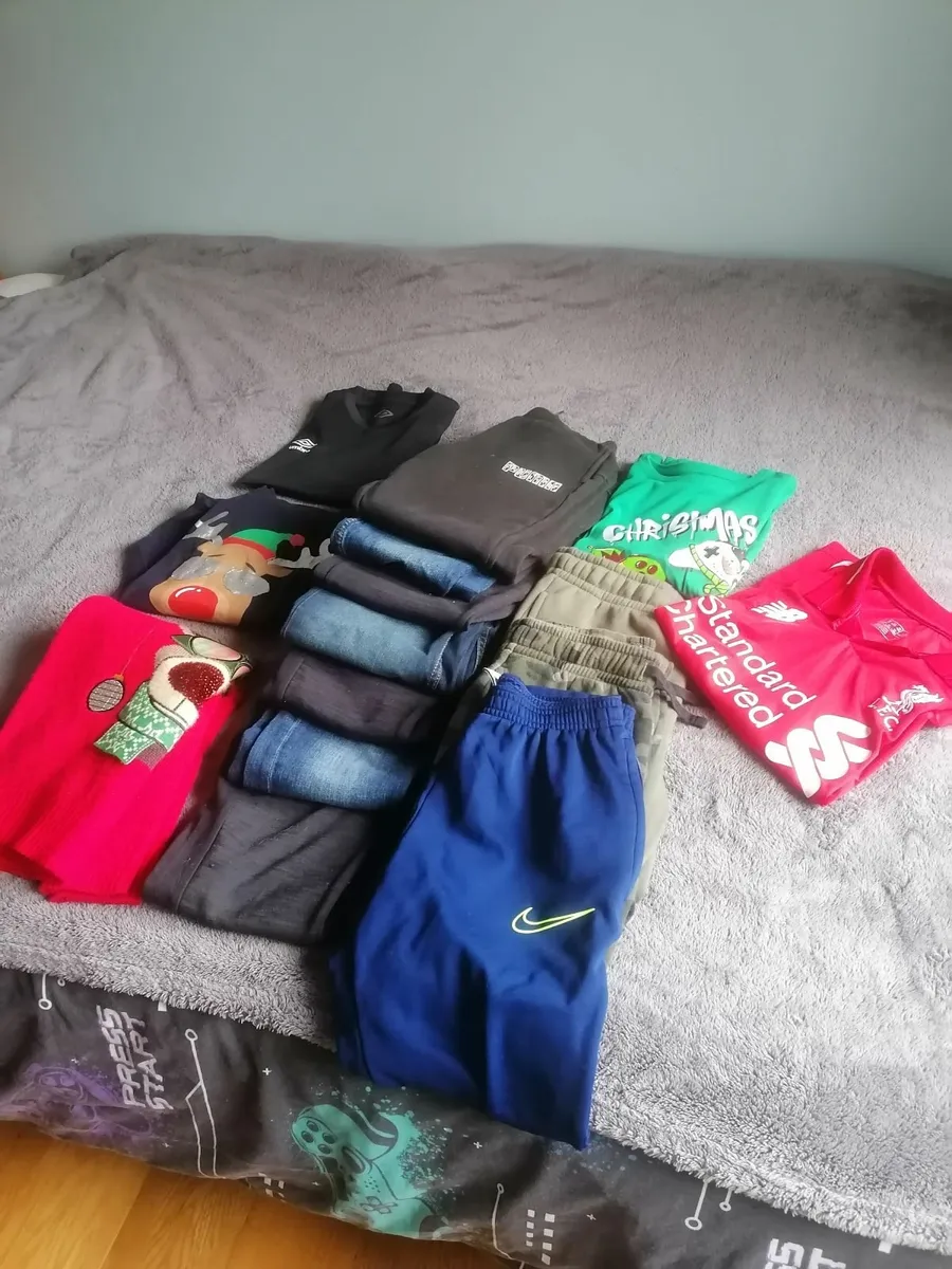 Boys clothes 9 to 10 years - Image 1