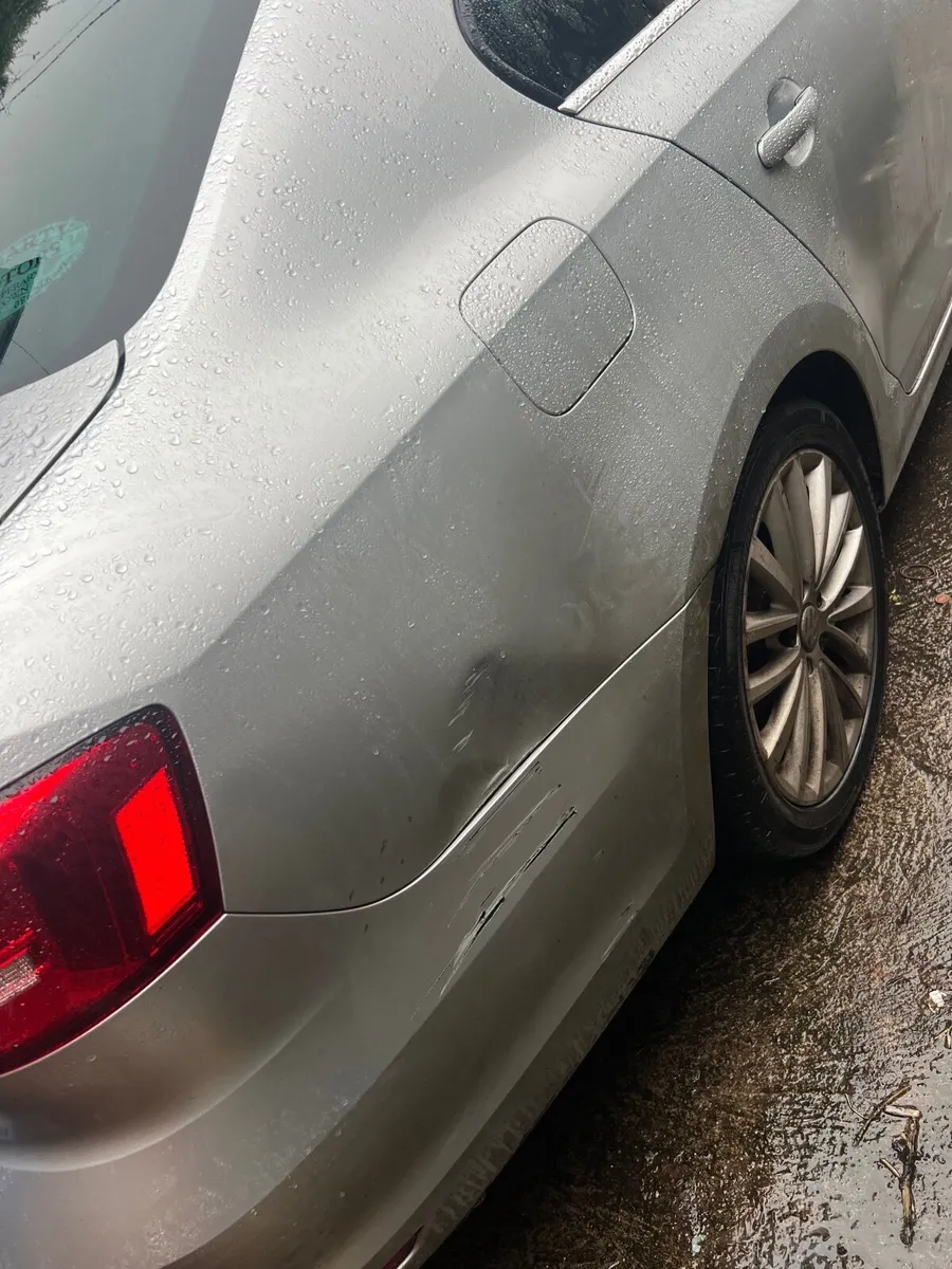 Car For Repair / Breaking - Image 3