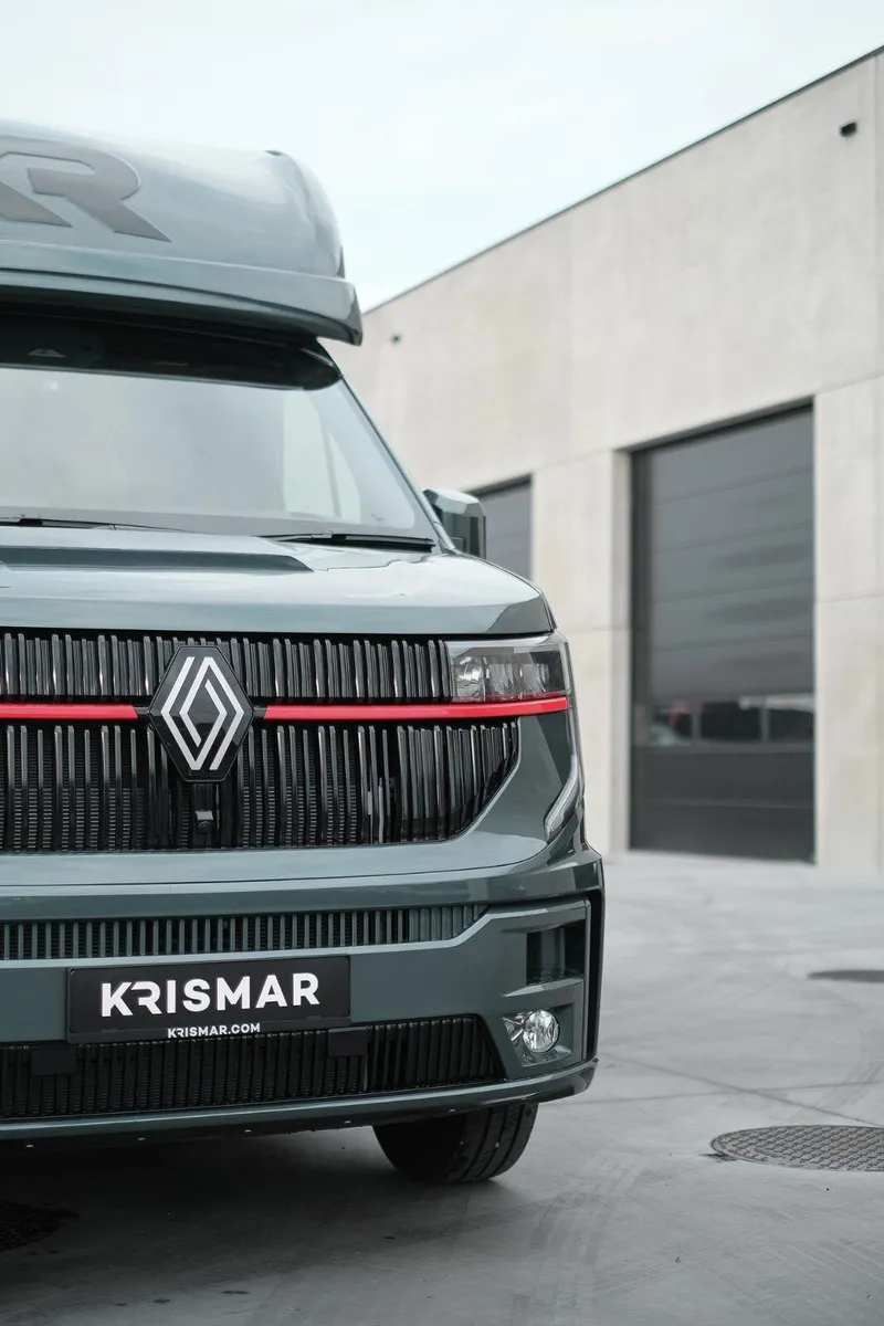 New Model Renault Master 5 Seater - Image 3