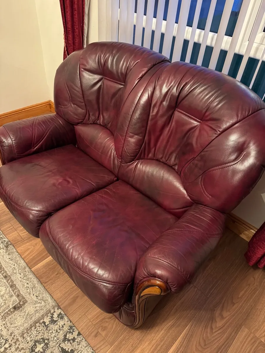 Leather sofas 2 seater and 3 seater - Image 2
