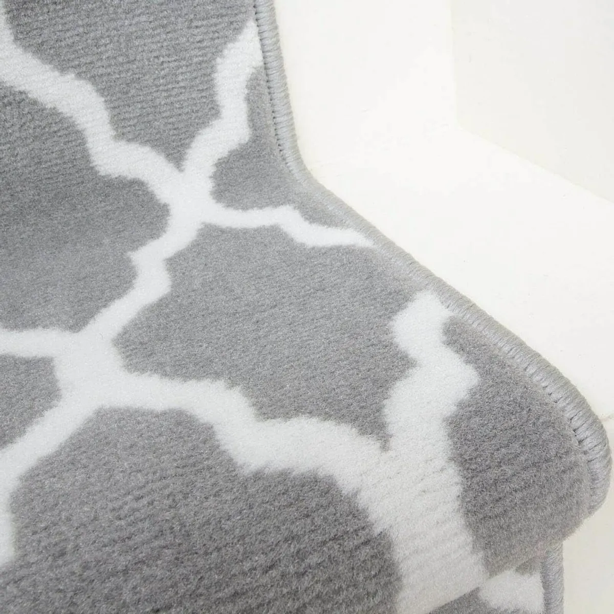 Modern Grey Geometric Trellis Stair Carpet Cream - Image 4