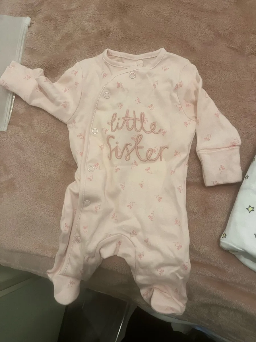 Newborn - 0-1 month - Image 1