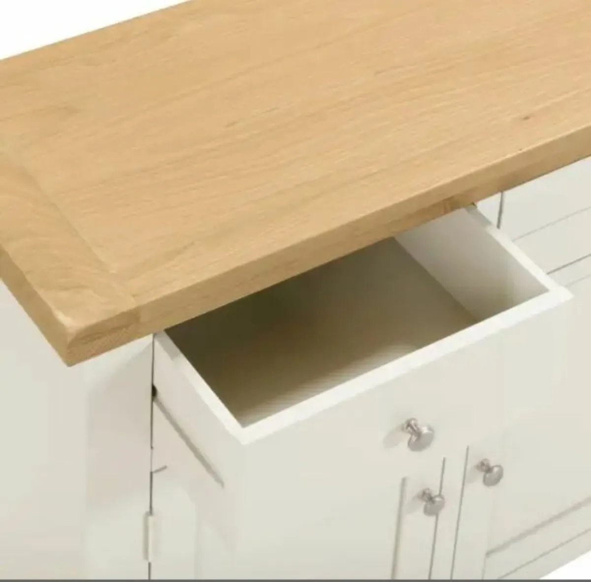 Windsor 3 Door 3 Drawer Sideboard Ivory/Oak - Image 4