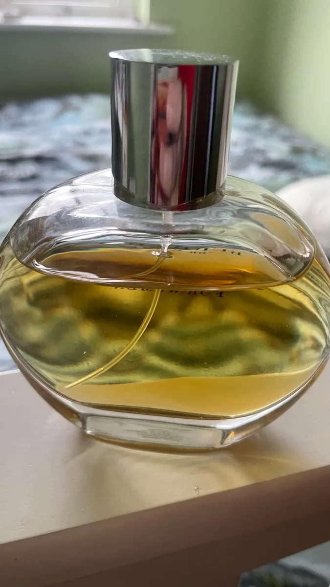 Burberry perfume 100mls - Image 4
