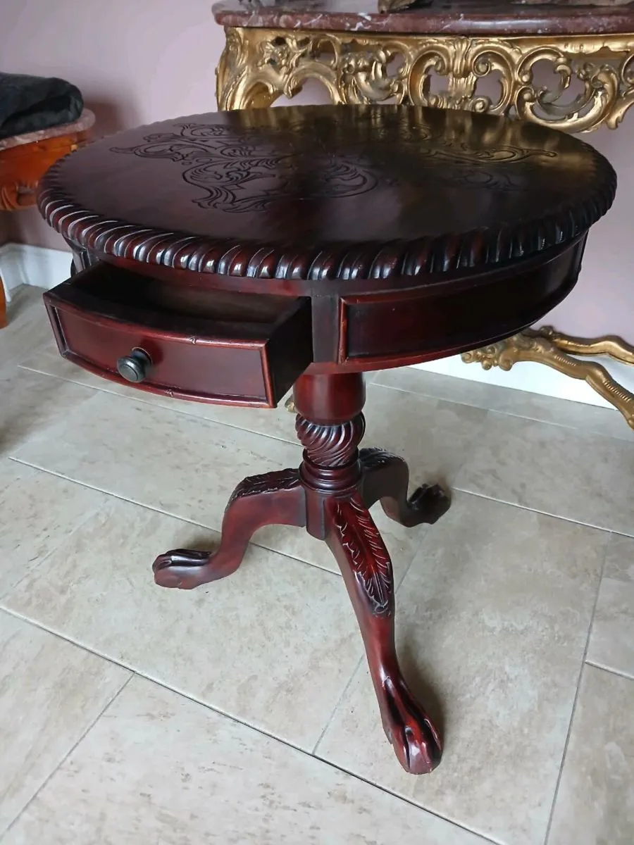 Regency carved mahogany drum table - Image 3
