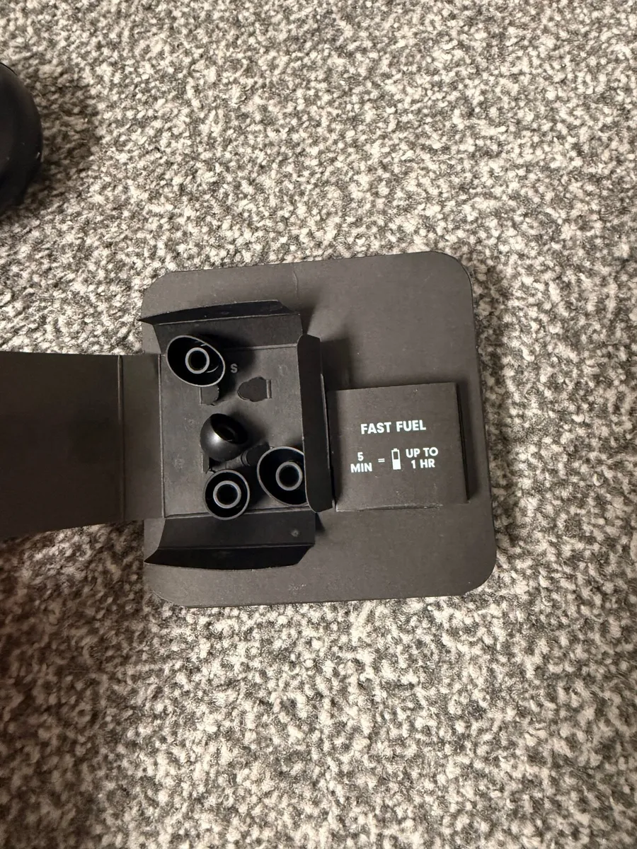 Beats Studio buds earbuds - Image 3