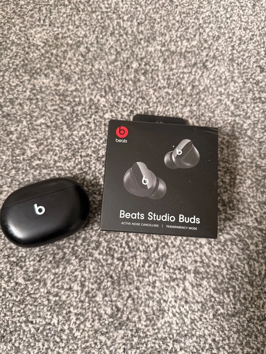 Beats Studio buds earbuds - Image 1