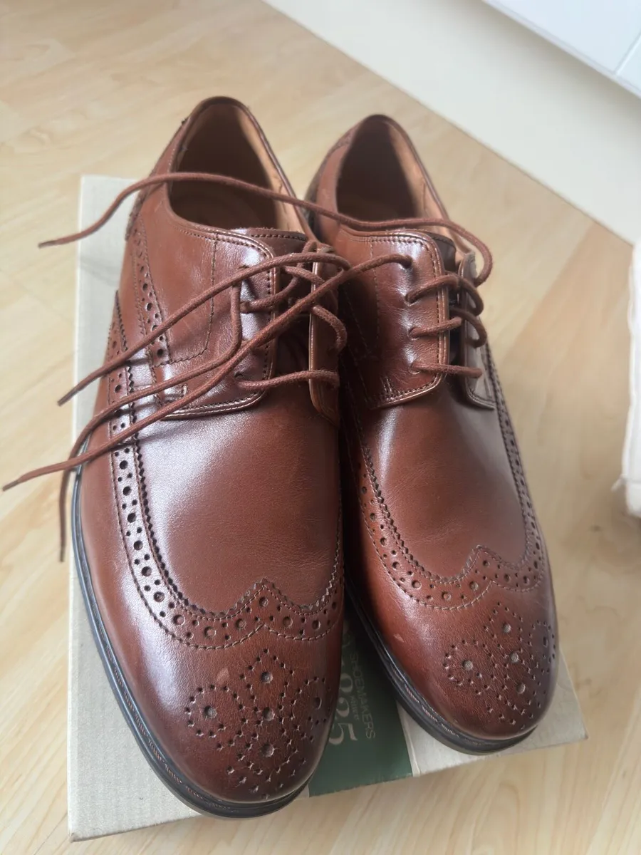 Men’s Clark Tan Brogue Shoes - Image 2