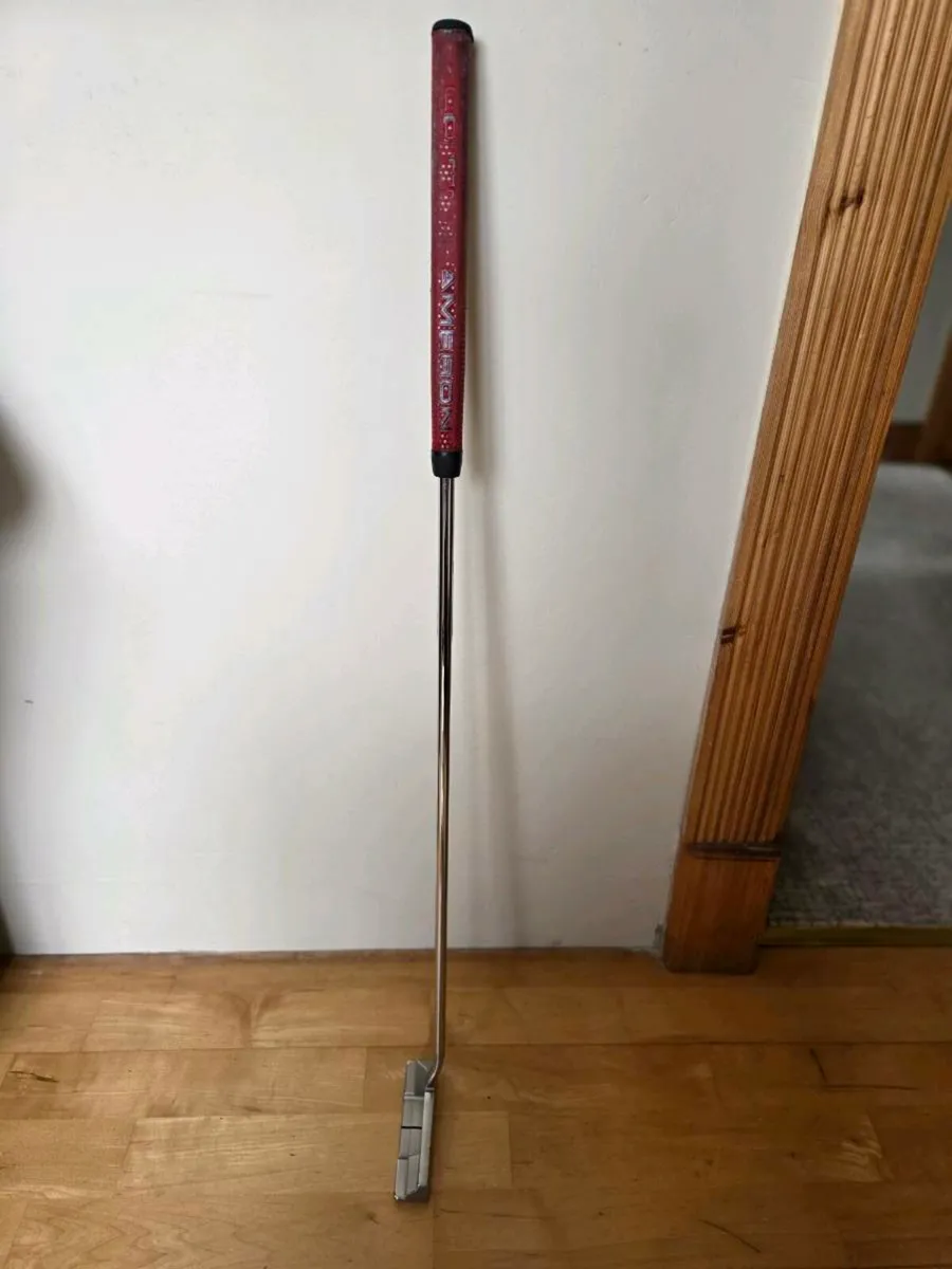 Scotty Cameron Select Newport 2.5 34" - Image 1