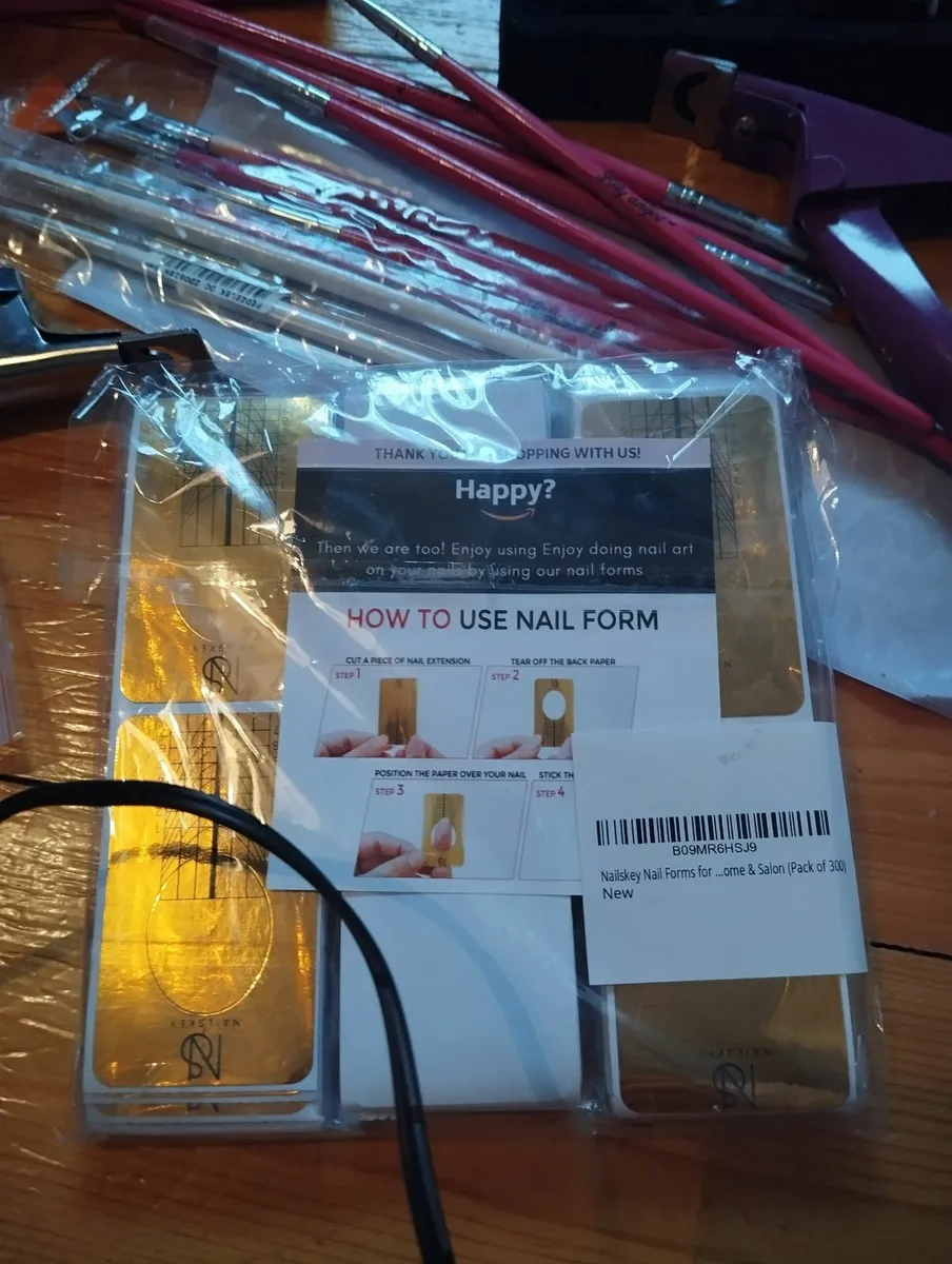 Makeup vanity box with nails accessories - Image 2