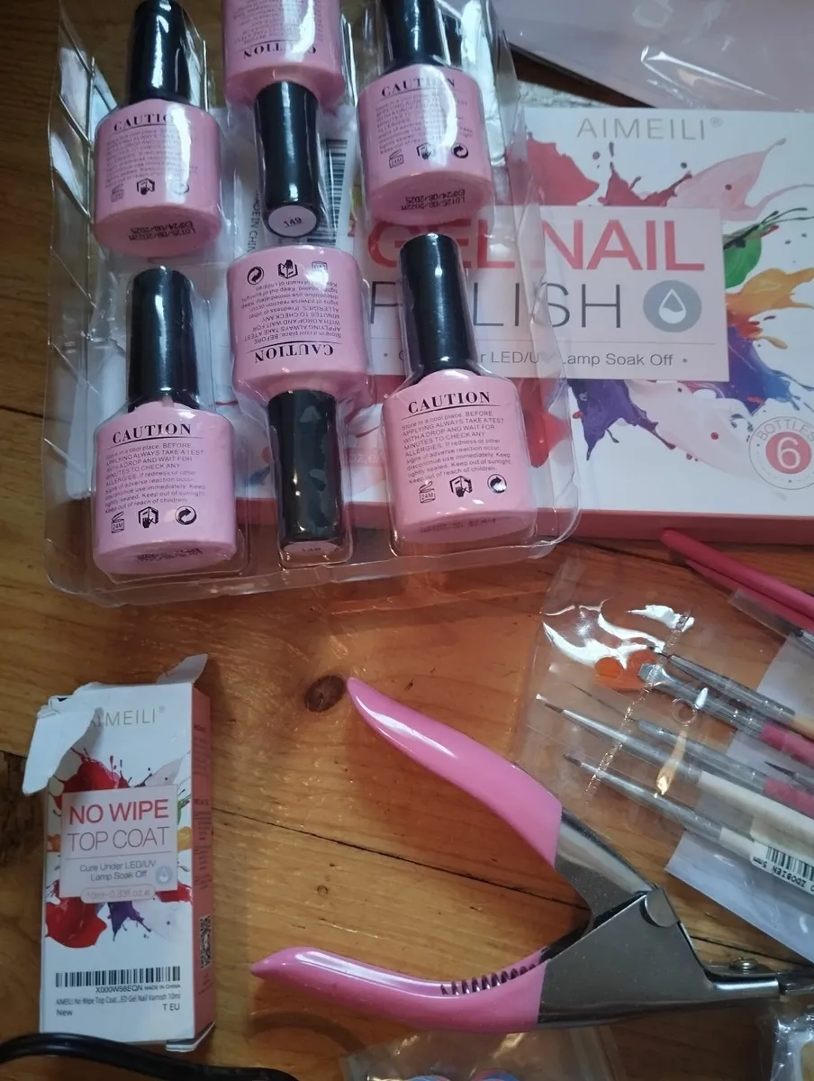 Makeup vanity box with nails accessories - Image 4