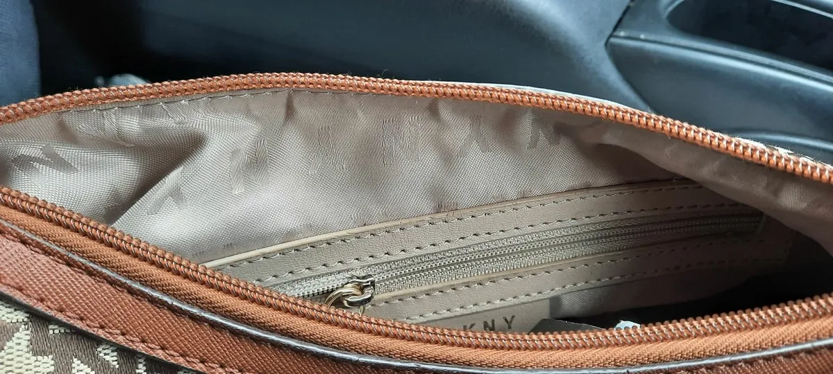 DKNY shoulder bag - Image 3