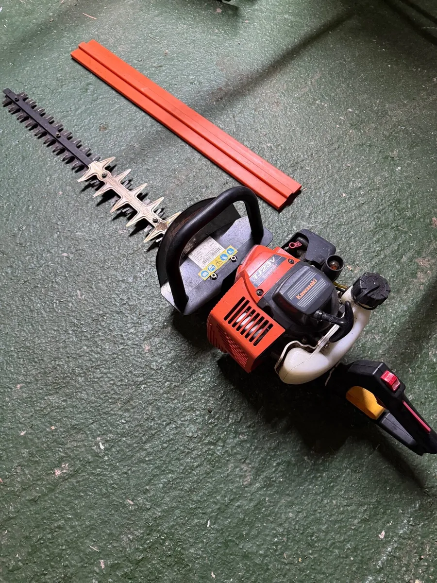 Kawasaki Hedge cutter - Image 3