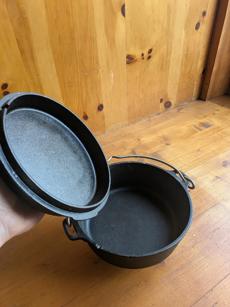 Cast iron pot - Image 2