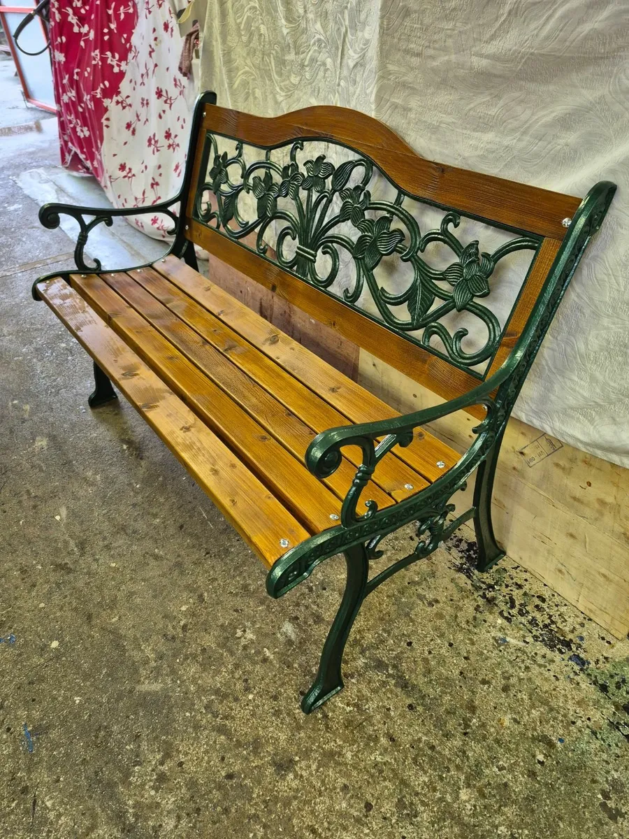 Cast iron Garden bench - Image 1