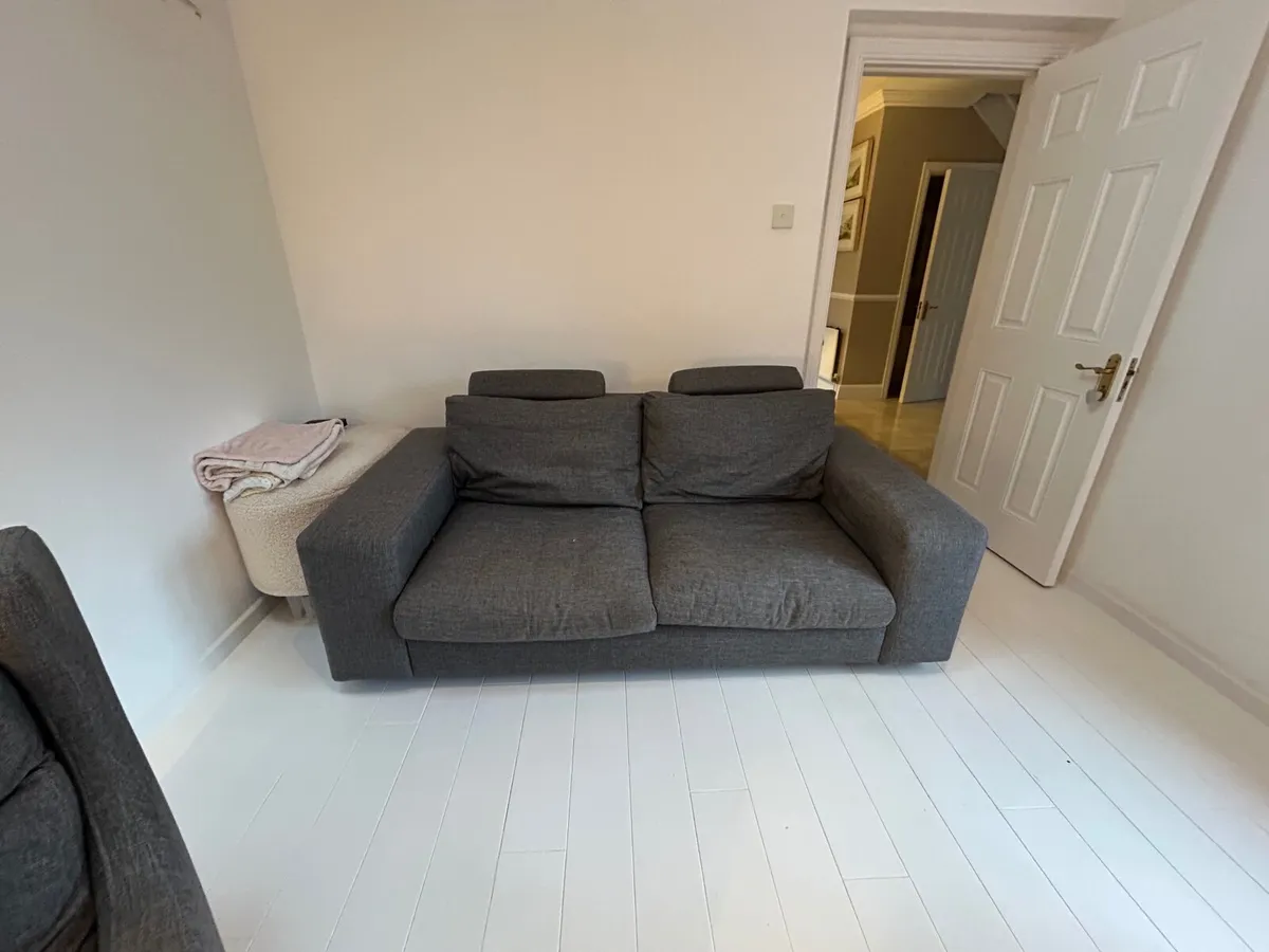 Couch and swivel arm chair . - Image 1