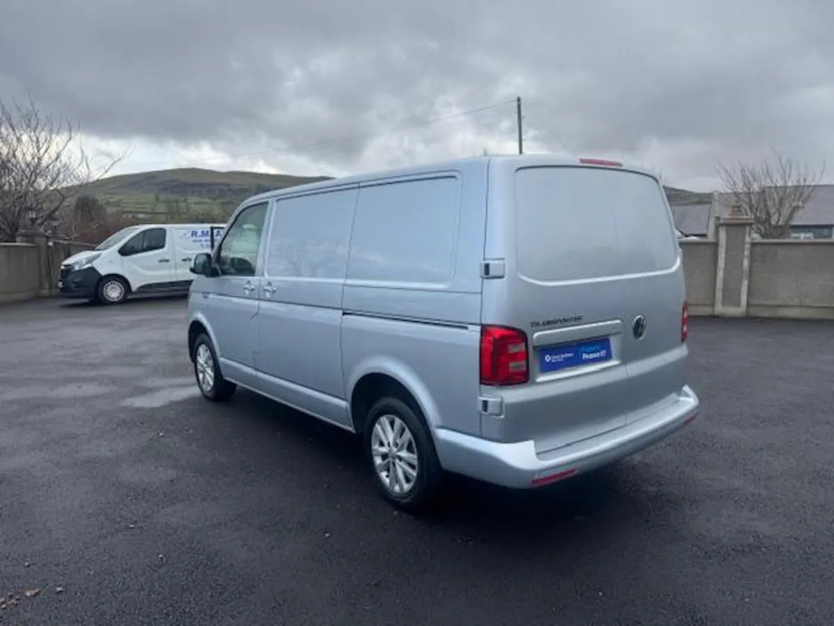 Volkswagen Transporter - Image 4