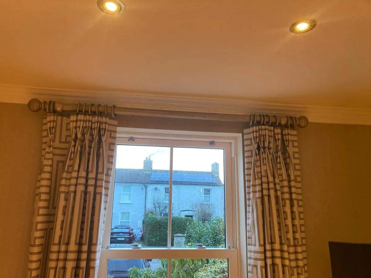 Curtain rail (collection only) - Image 1