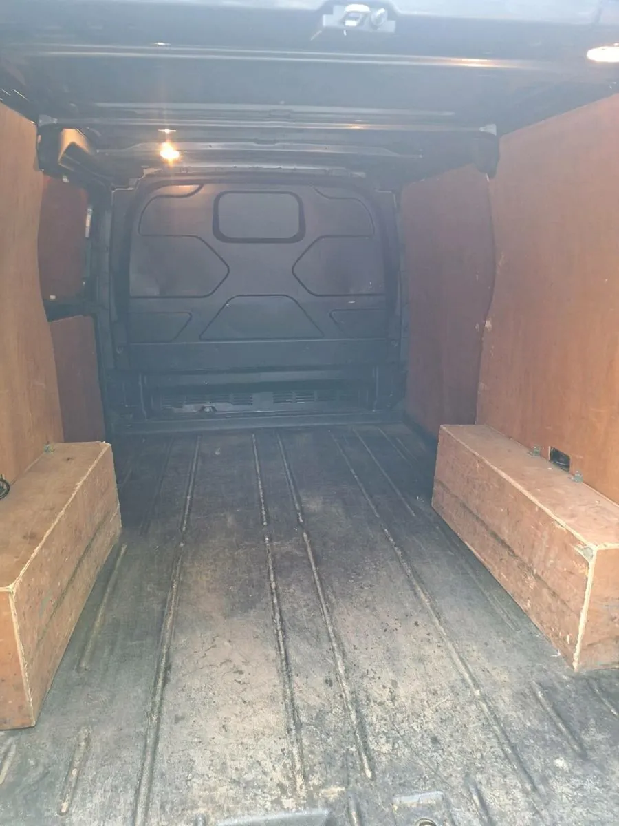 181 Ford Transit Custom 2.0 TDCi TAX & TEST - Image 4