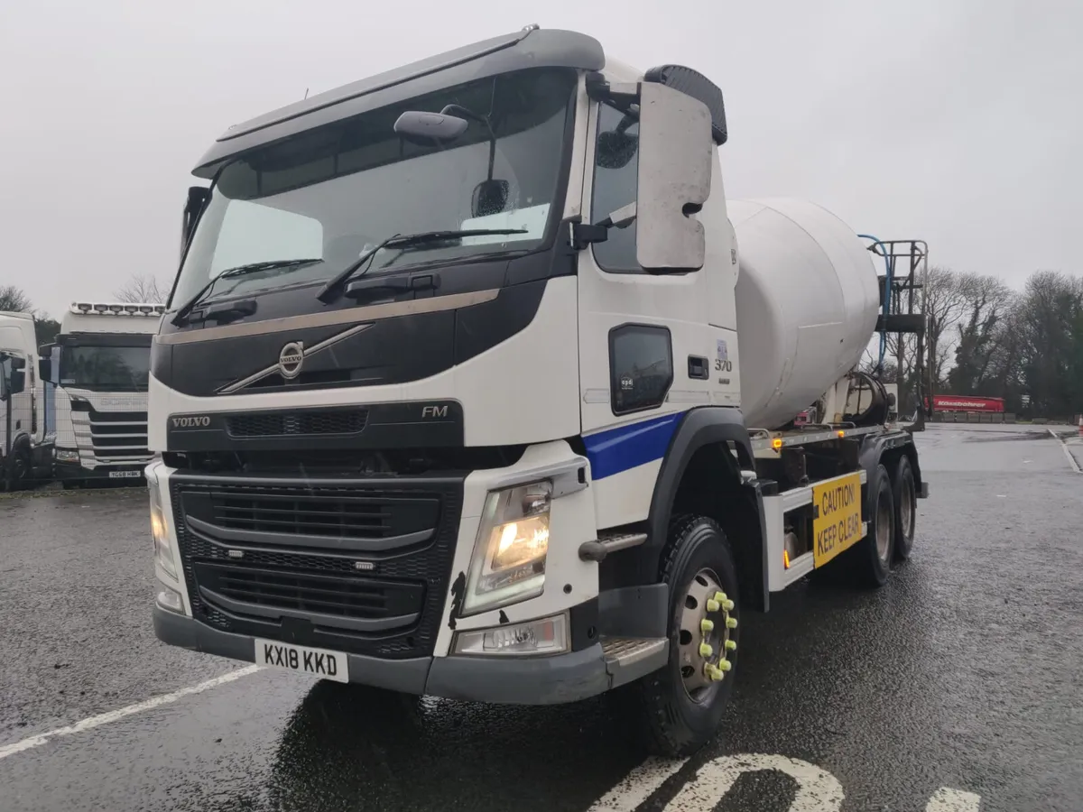 2018 Volvo FM 370 Mixer - Image 3