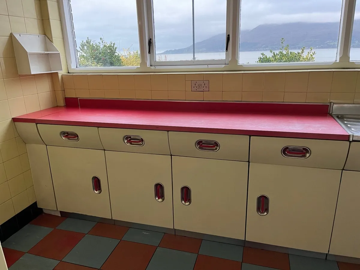 Kitchen units - Image 1
