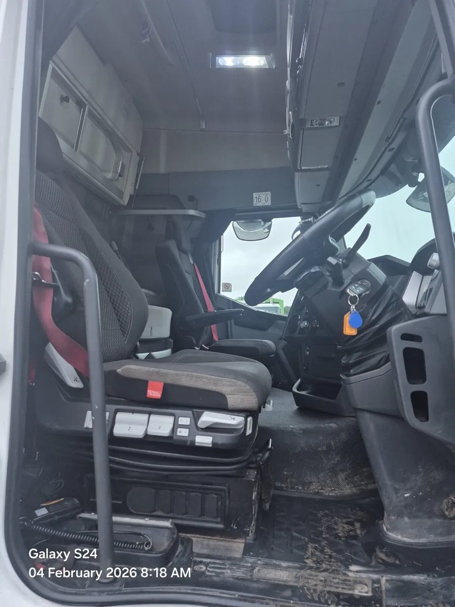 Renault T520 Midlift Tractor Unit - Image 4