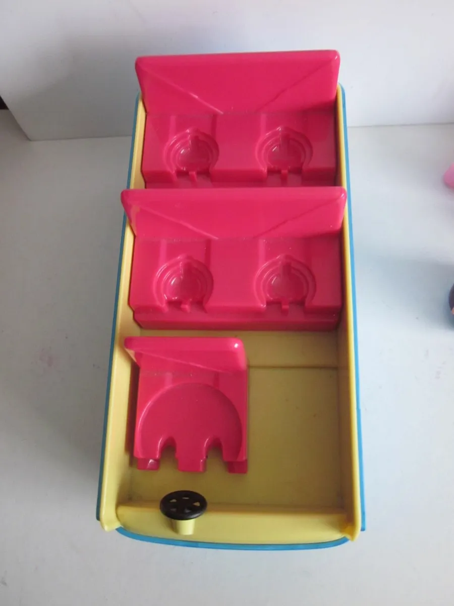 Peppa Pig  Talking School Bus - Image 4