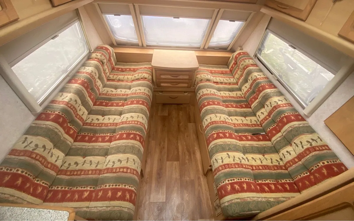 5 BERTH COACHMAN CARAVAN - Image 4