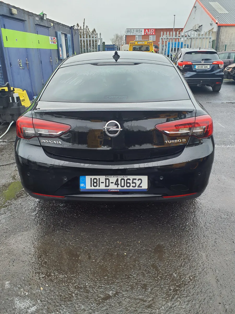 Opel insignia 1.6 SRI ONLY 108,000 KM - Image 1