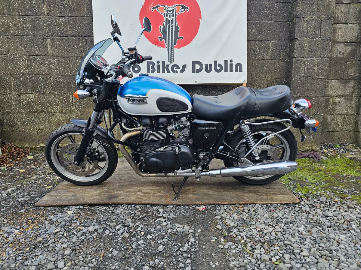 2009 Triumph Bonneville - Image 3