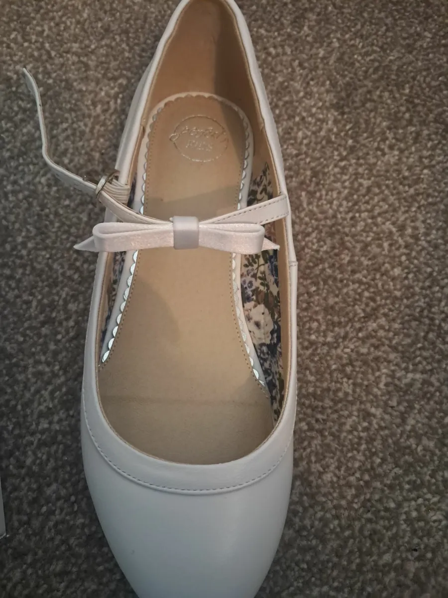 First Communion Shoes Never worn - Image 4
