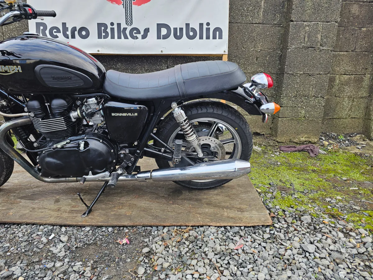 2010 Triumph Bonneville - Image 4