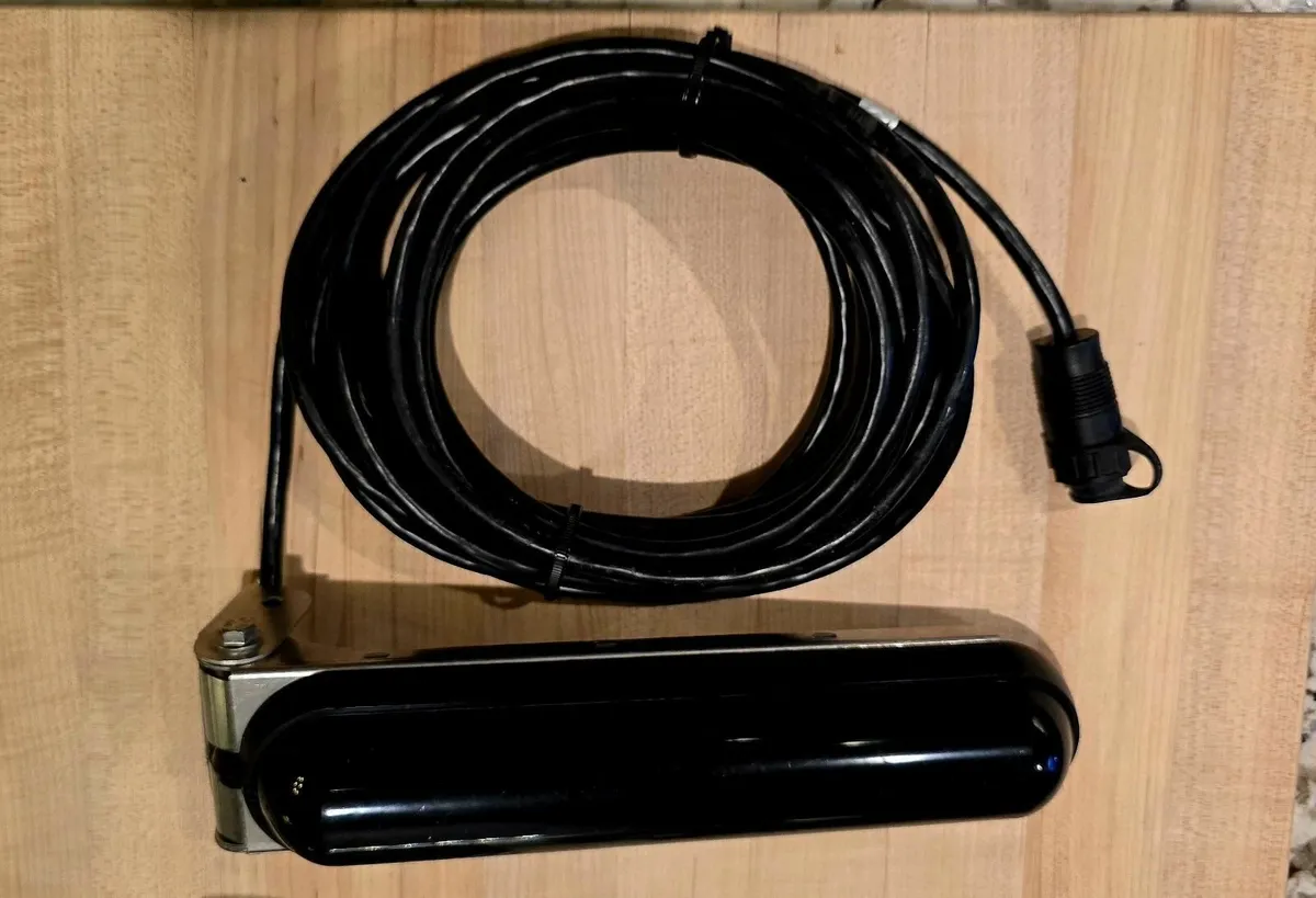 Lowrance Elite Ti² Chartplotter/Fish Finder - Image 2