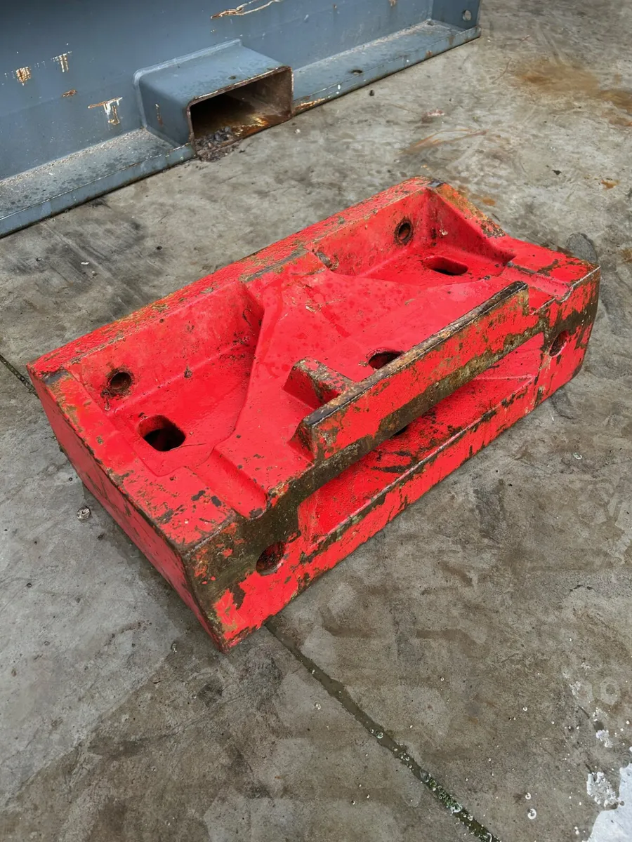 Case CX / MC Cornick Weight Block - Image 1