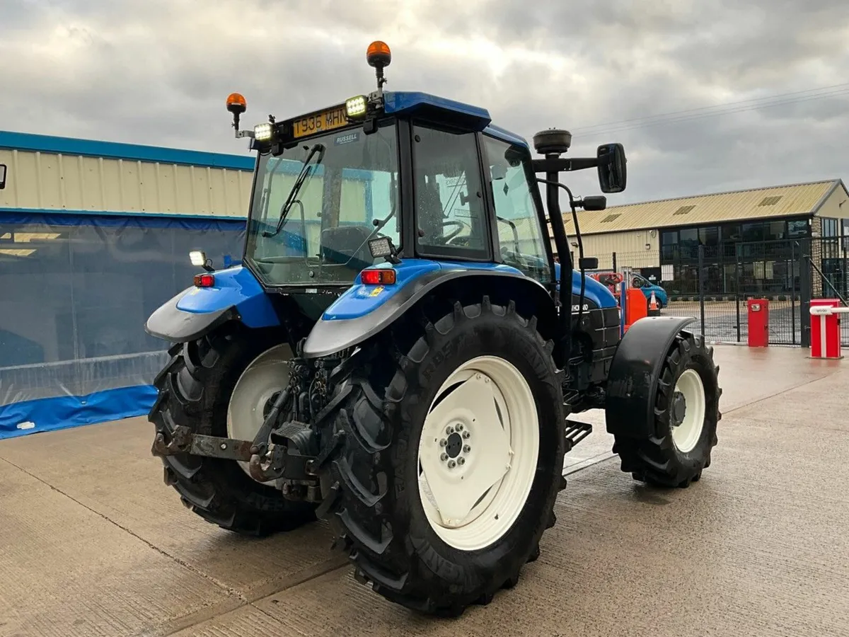 NEW HOLLAND TS115 4WD TRACTOR - Image 4