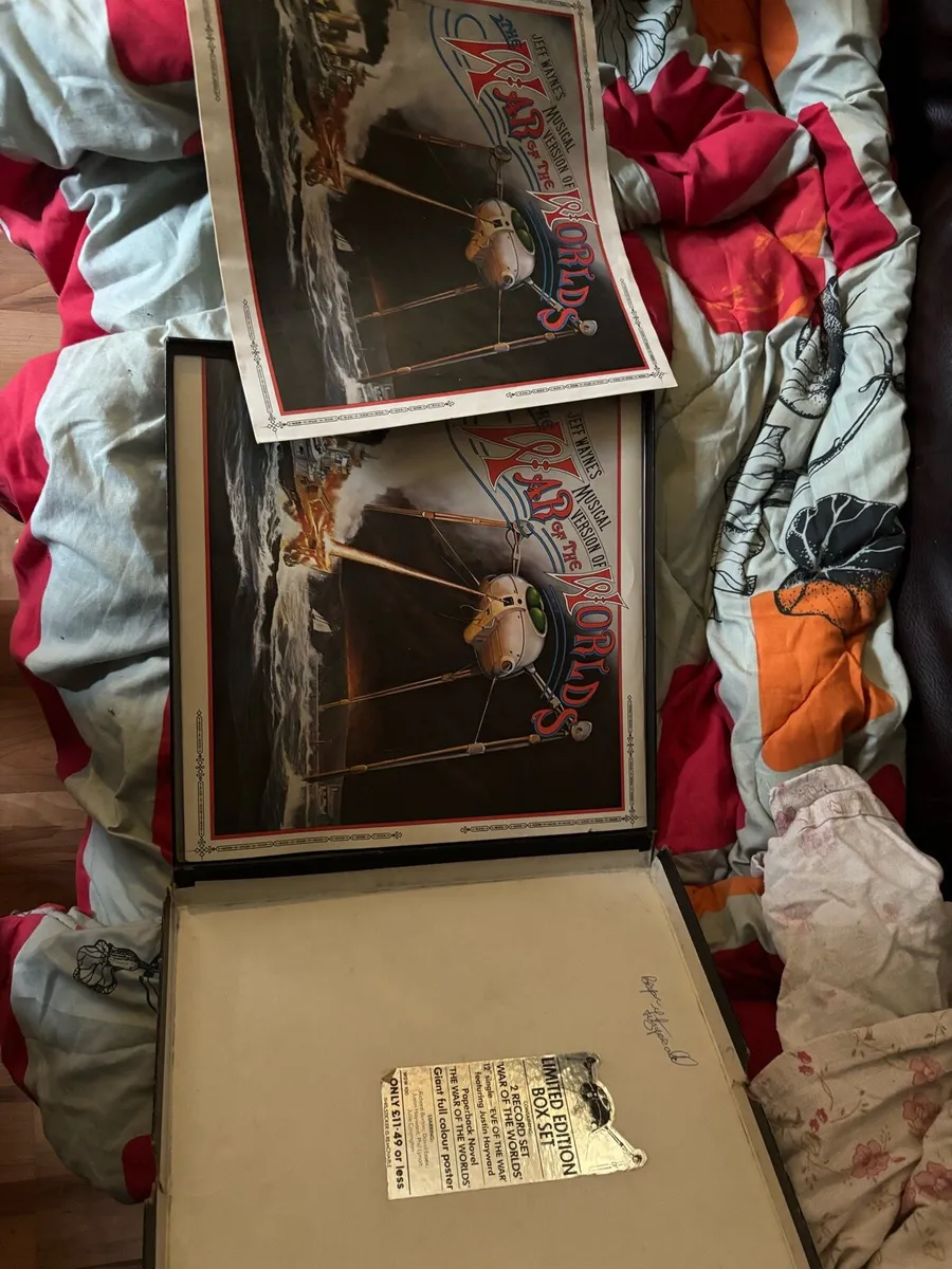 War Of The Worlds Vinyl - Image 2