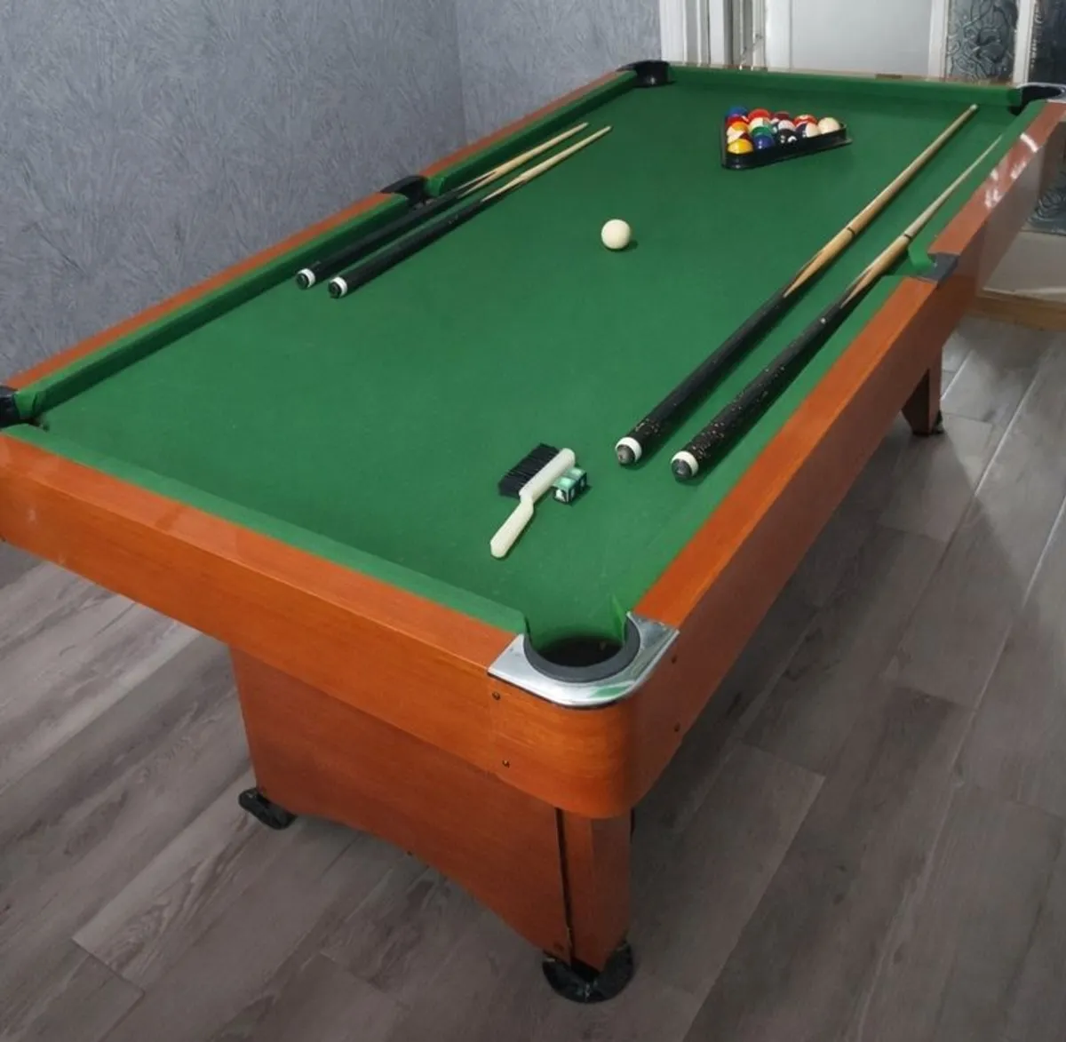 6ft Pool Table - Excellent Condition - Cover and Accessories Included - Image 3