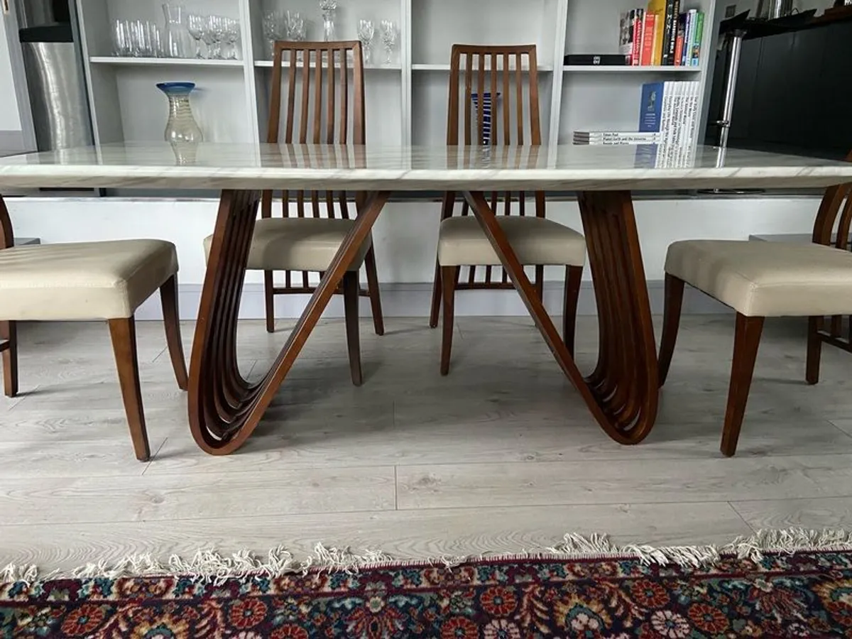 Dining Table with 6 matching chairs - Image 1