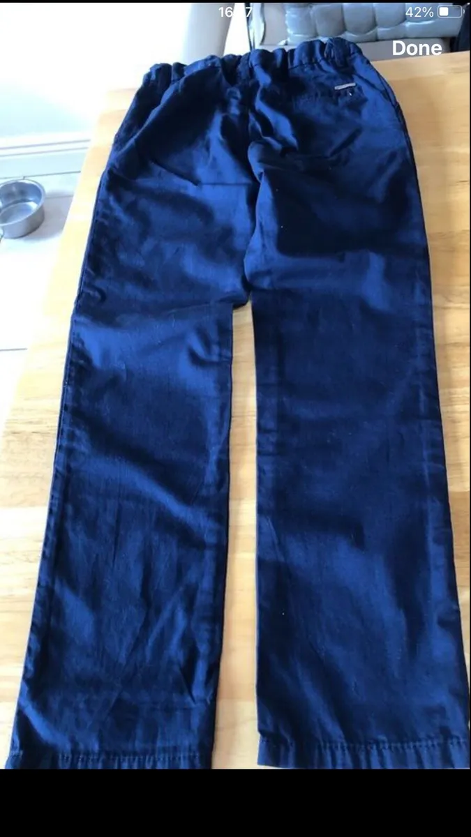 Boys BNWT navy trousers age 7/8 €8 - Image 1