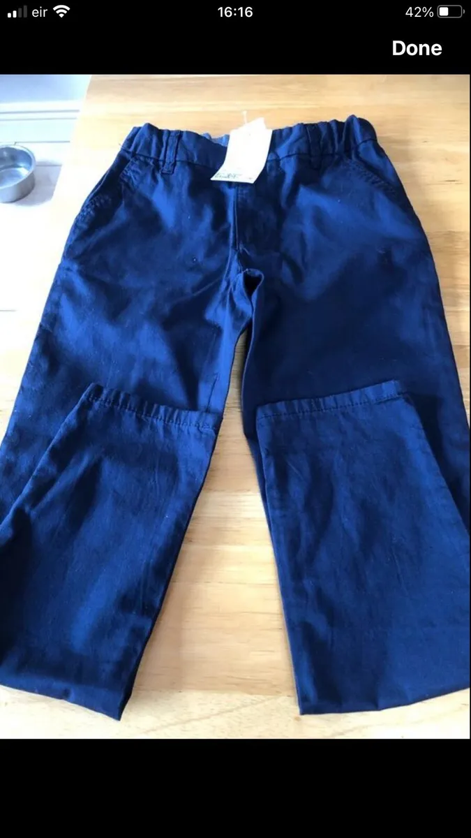 Boys BNWT navy trousers age 7/8 €8 - Image 2