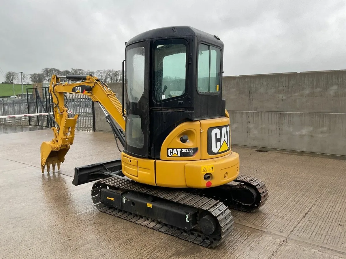 CATERPILLAR 303.5E 5 TON MIDI EXCAVATOR - Image 4