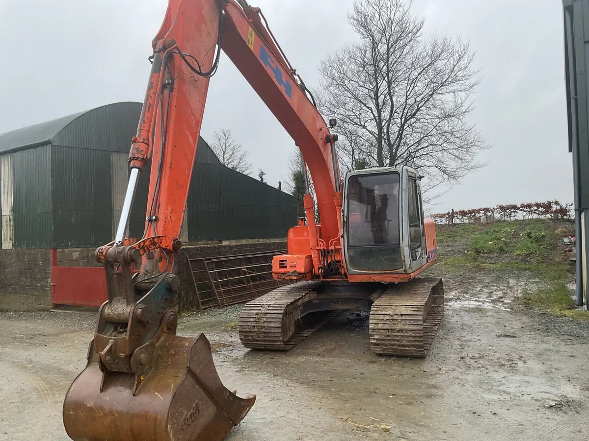 Hitachi EX135 - Image 2