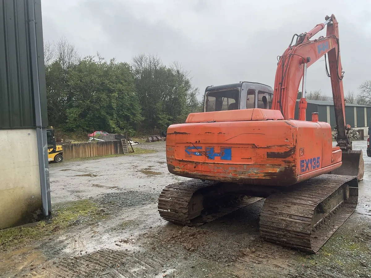 Hitachi EX135 - Image 4