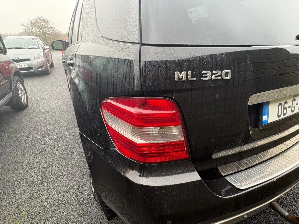 2006 Mercedes Ml350d breaking for parts - Image 2