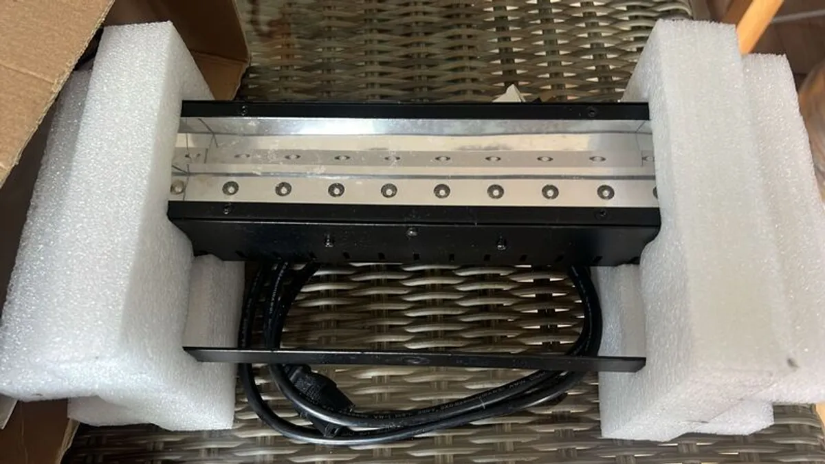 EUV-10 Eliminator Blacklight UV Light  Boxed - Image 2