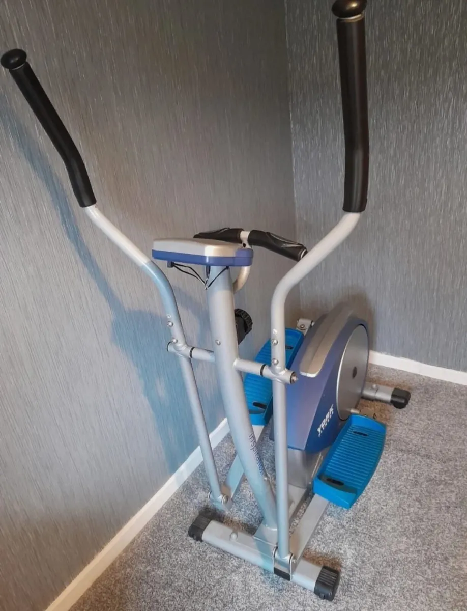 Cross trainer - Image 1