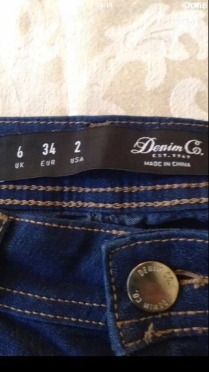 Ladies shorts size 6 €3 - Image 4