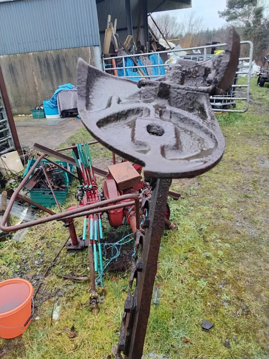 B23 International finger bar mowers - Image 3