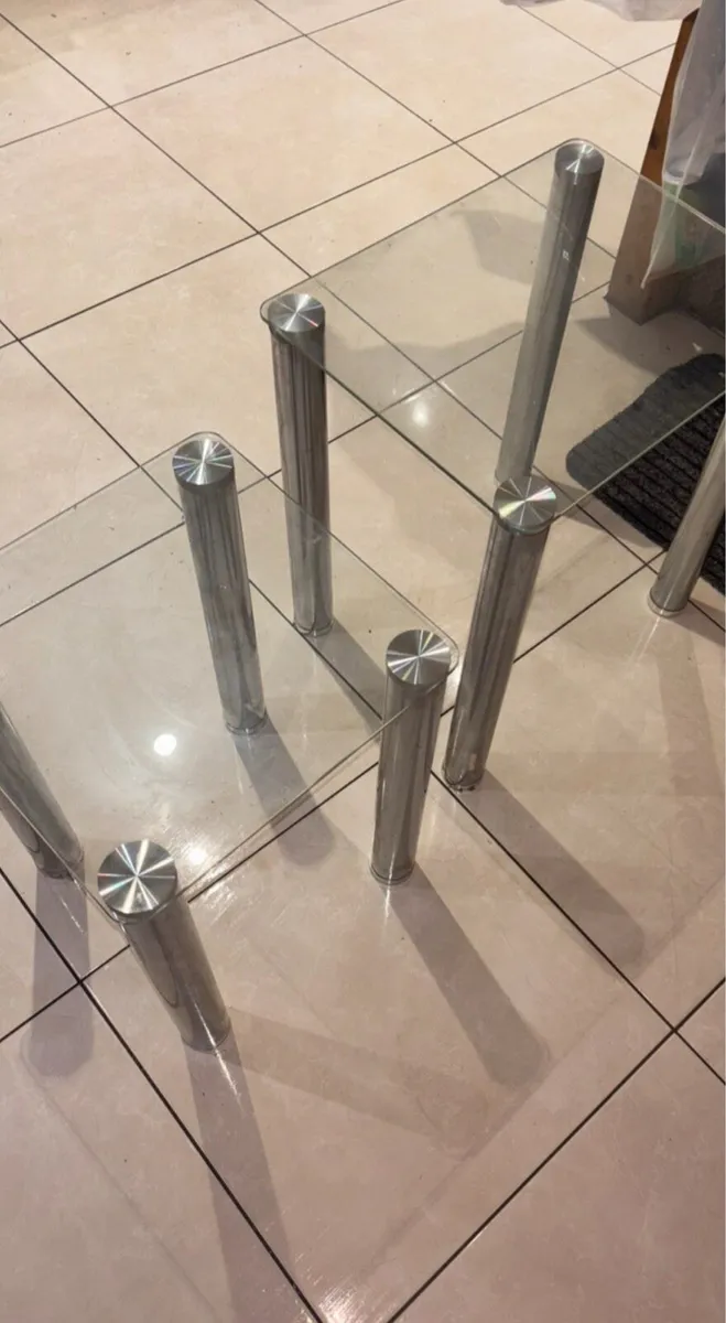 Glass TV stand/coffe table with2 glass side tables - Image 1
