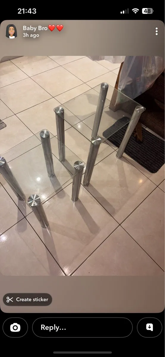 Glass TV stand/coffe table with2 glass side tables - Image 3
